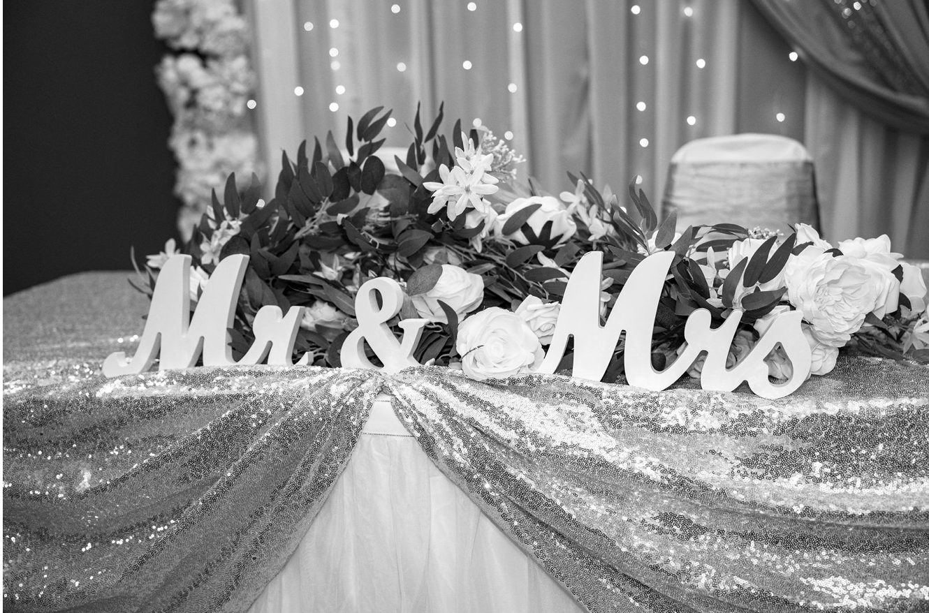 Mr and Mrs head table